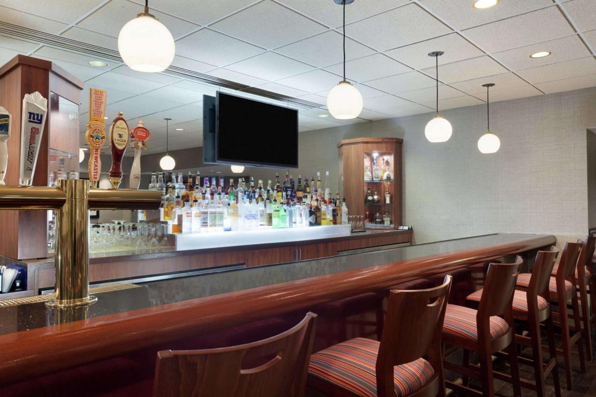 Готель Doubletree By Hilton Newark Penn Station, Nj Екстер'єр фото